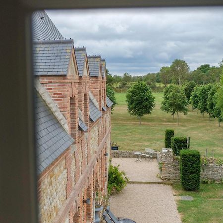 Le Domaine De Ravenoville - Pierres D'Histoire Exterior photo